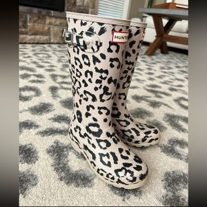 Hunter Kids’ Original Tall Leopard Print Rain Boot - size 1